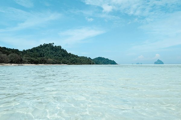 Quelles initiatives locales transforment l'expérience touristique ?